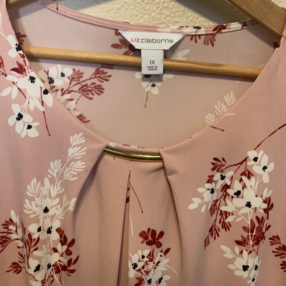 Floral blouse - Picture 2 of 3